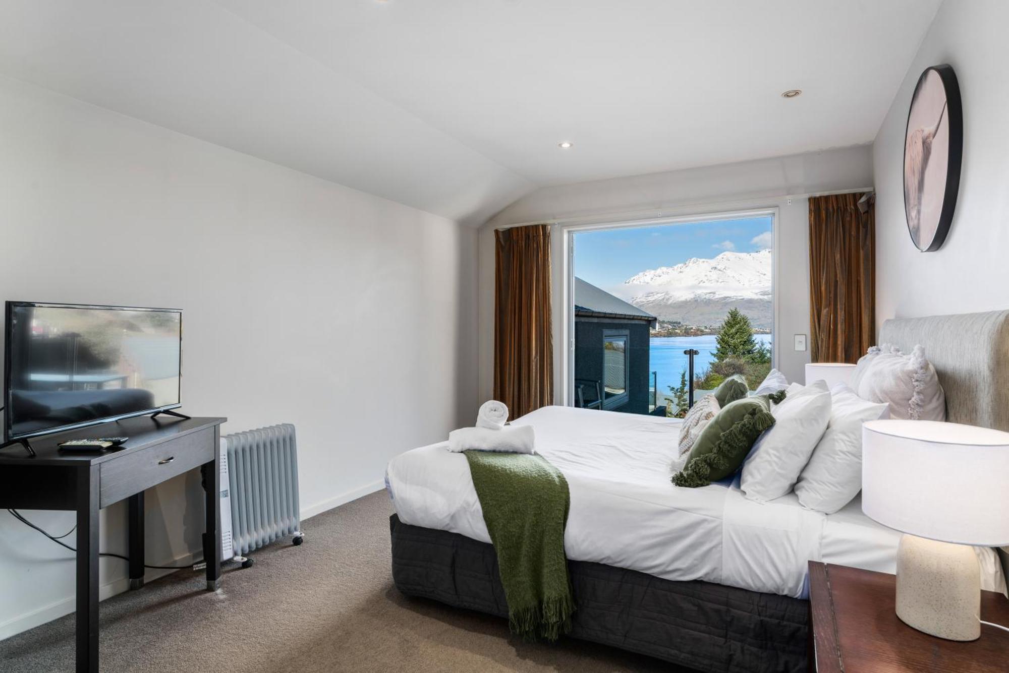 Lakefront Living - 4 Bedrm Apartment Alpine Vilage Queenstown Dış mekan fotoğraf